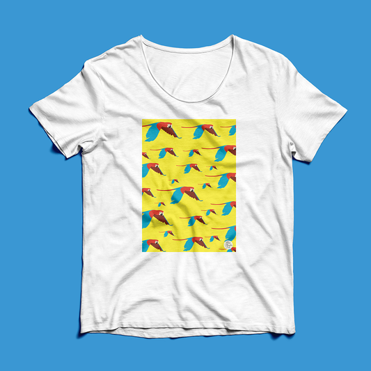 Franela Guacamayas Amarilla | Camiseta de Diseño Venezolano Premium