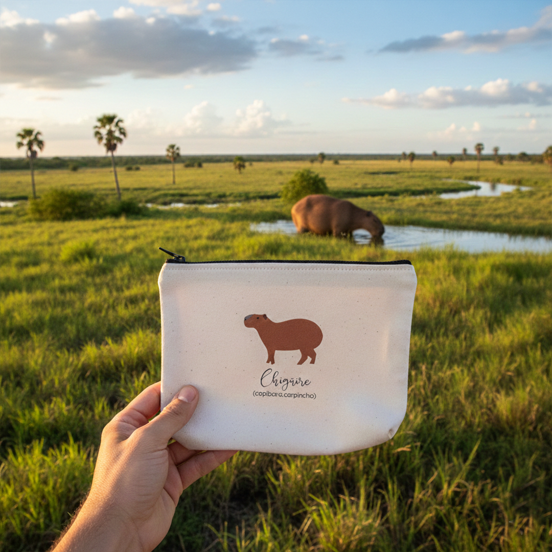 Estuche Chigüire: Icono de la Fauna Venezolana - Hecho a Mano